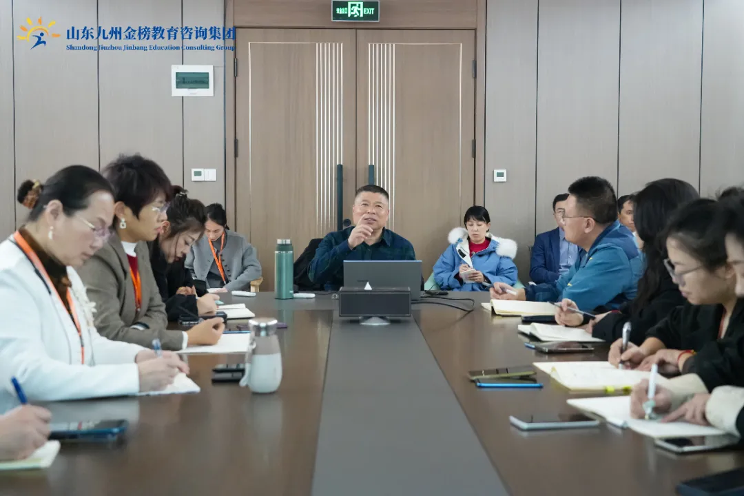 李光武博士及专家团聚焦职业倦怠，探讨如何帮助躺平的成年人焕发活力，助力家长摆脱躺