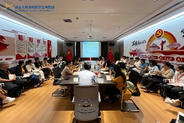 九州金榜心理康复诊所主任医师、研究院特邀专家乔聚耀为集团专家部培训赋能