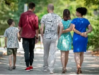 【案例分析】高一女孩痴迷网络直播、低俗暧昧、搞擦边，妈妈说：爱孩子就要给她自由！