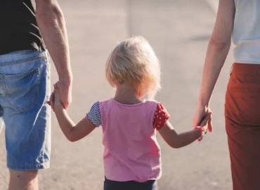 【案例分析】女儿结交不良青年、叛逆不归家只为报复我们：不被尊重的孩子，一生都在逆