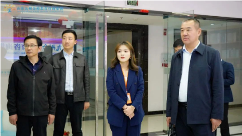 济宁市高新技工学校校长张继凯、副校长张玉玲一行莅临山东九州金榜教育咨询集团公司参