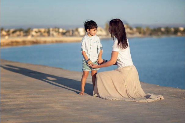 如果你爱孩子，就请慢慢退出他的人生