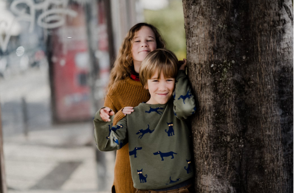 当孩子提出疑问时，如何既保护孩子想象力，又能科学回应孩子问题？