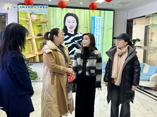 原青岛西海岸新区育才初中校长隋同梅一行莅临集团参观调研