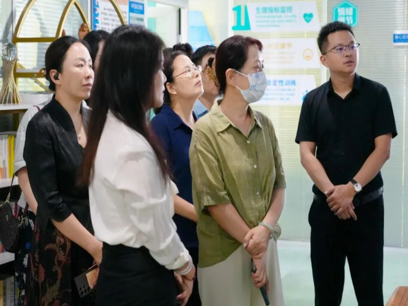 济宁市妇联到阜桥街道就“深化组织改革 参与社会治理”情况进行现场调研