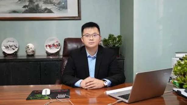 民营企业家 | 以心助力 为爱护航——记山东九州金榜教育咨询集团有限公司董事长冯